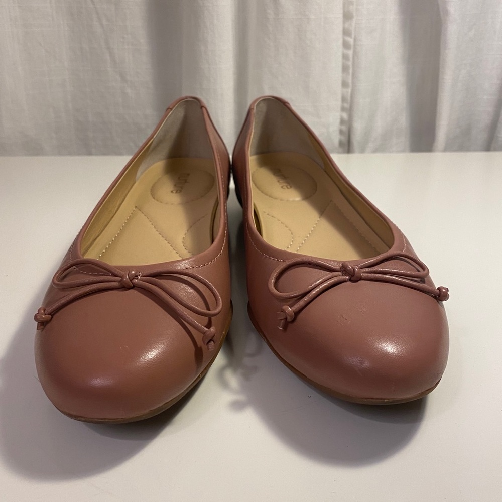 Like New Nurture Ballet Flats